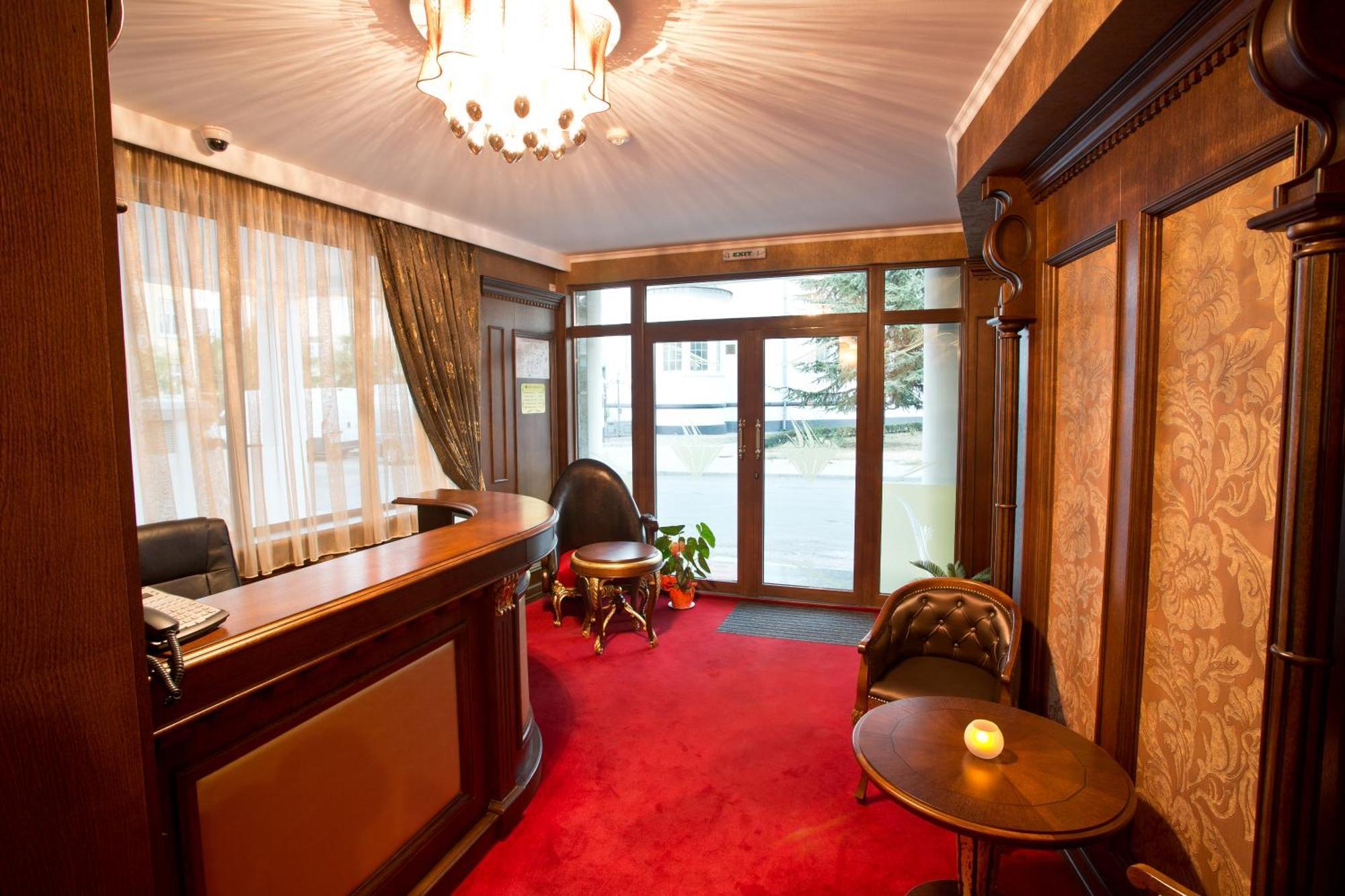 Hotel Diamond Kazanlŭk المظهر الخارجي الصورة
