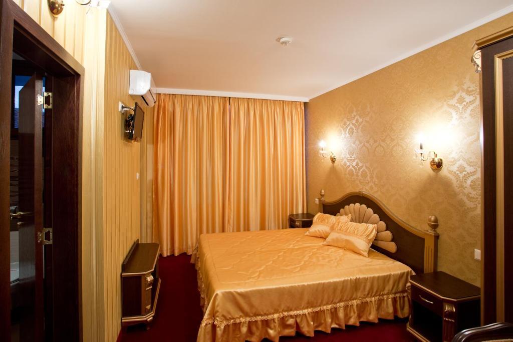Hotel Diamond Kazanlŭk الغرفة الصورة