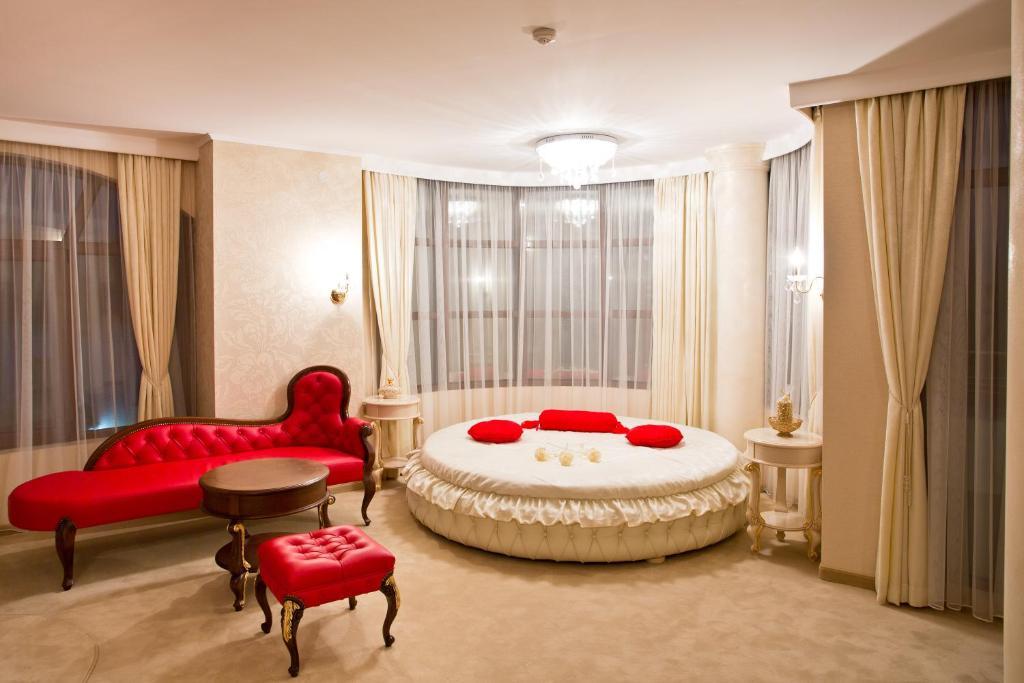 Hotel Diamond Kazanlŭk الغرفة الصورة