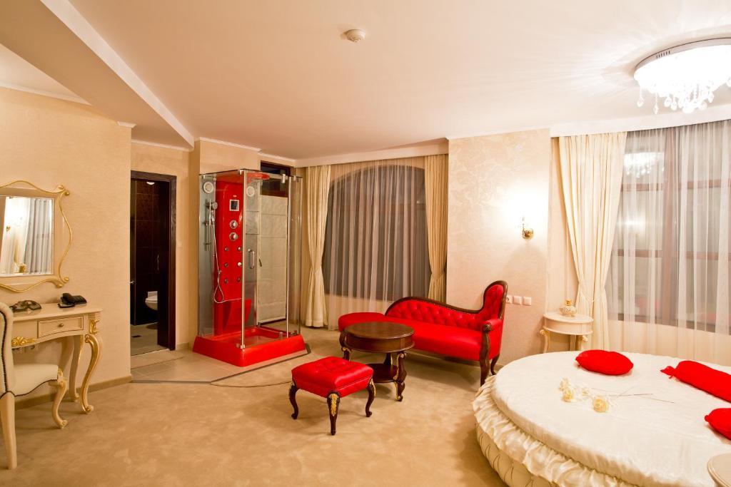 Hotel Diamond Kazanlŭk الغرفة الصورة