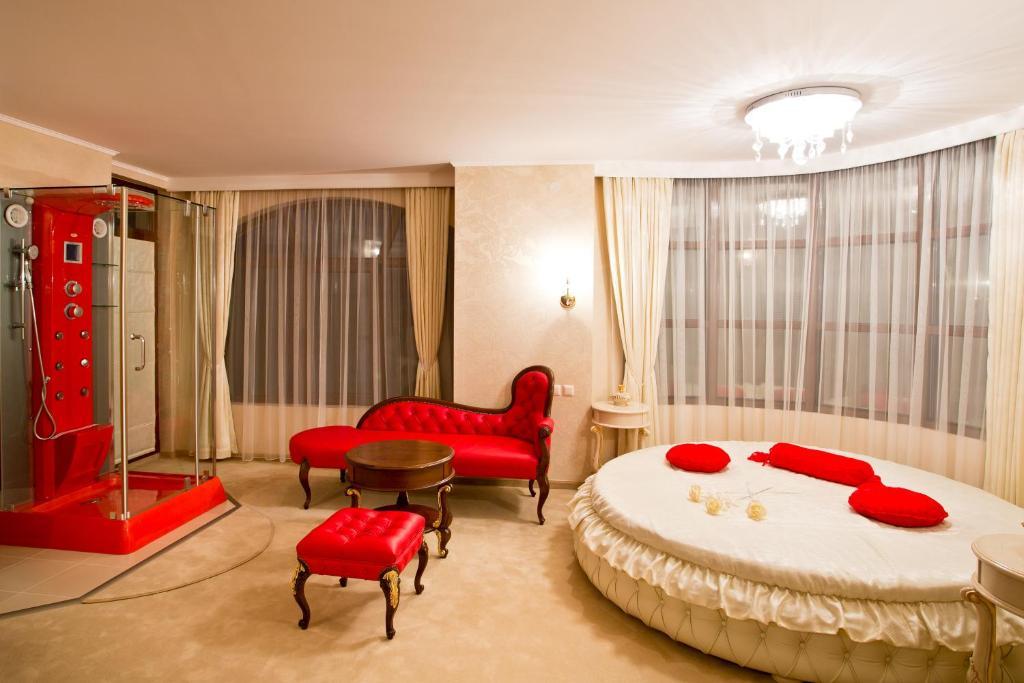 Hotel Diamond Kazanlŭk الغرفة الصورة