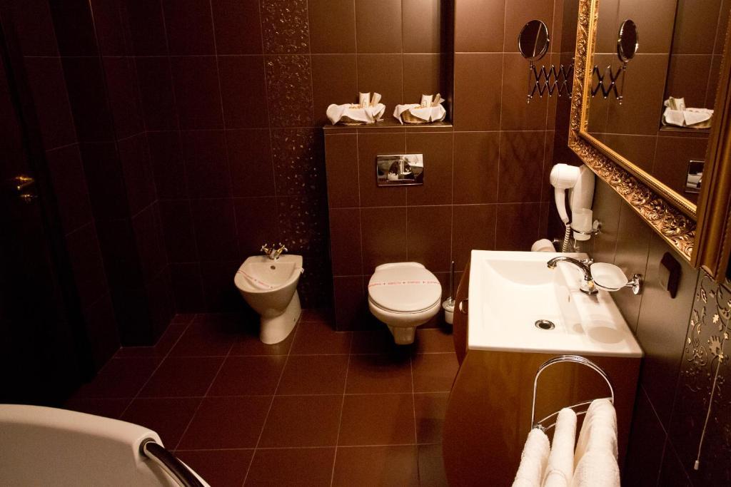Hotel Diamond Kazanlŭk الغرفة الصورة