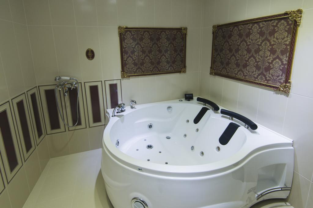 Hotel Diamond Kazanlŭk المظهر الخارجي الصورة